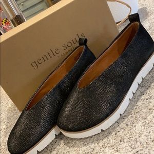 Gentle Souls by Kenneth Cole- NEW IN BOX- Size 8.5